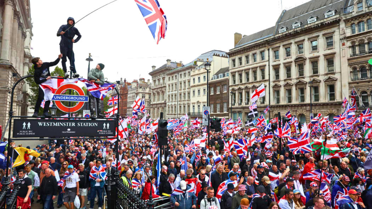 MAJOR RALLY London Streets Packed During “Unite The Kingdom” March ...