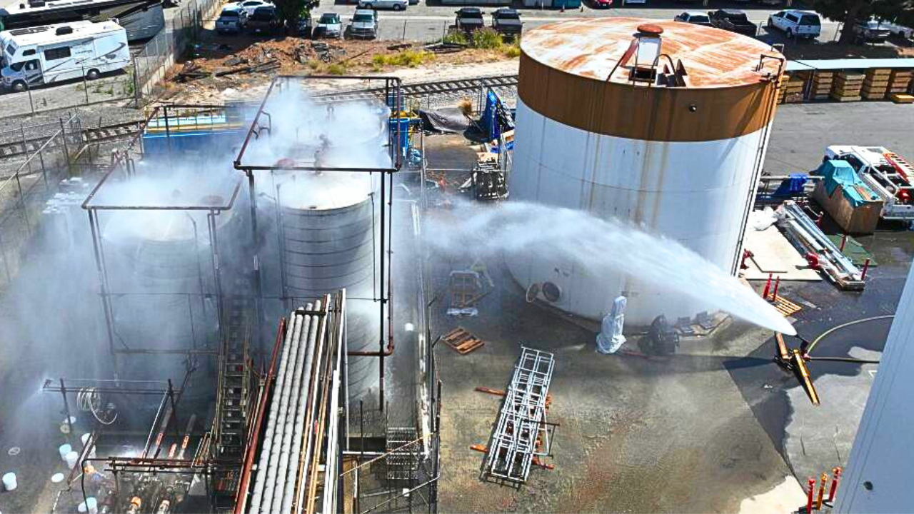 HUGE CHEMICAL TANK at Risk of Exploding in California, 40,000 People ...